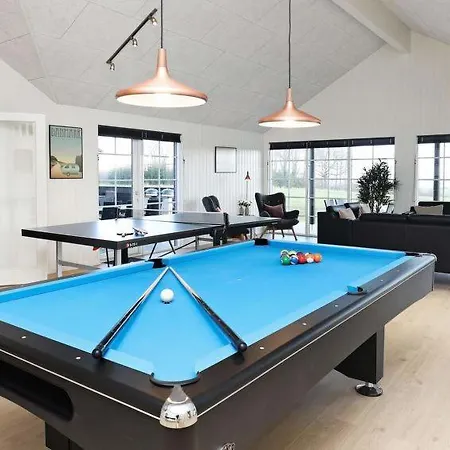 Holiday home Revsore Sleeps 26 Pool Wifi