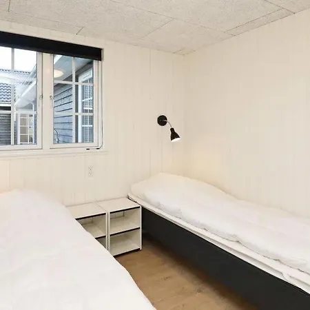 Revsore Sleeps 26 Pool Wifi Rovsore