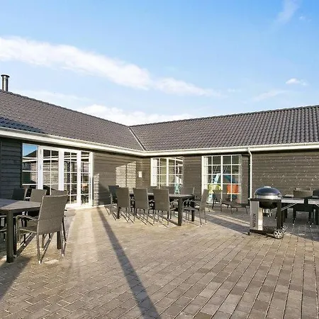 Revsore Sleeps 26 Pool Wifi Holiday home Rovsore