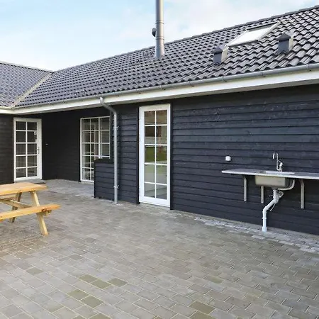 Holiday home Revsore Sleeps 26 Pool Wifi Rovsore